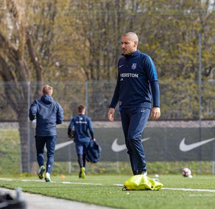 futebol na estonia Bruno Caprioli treino